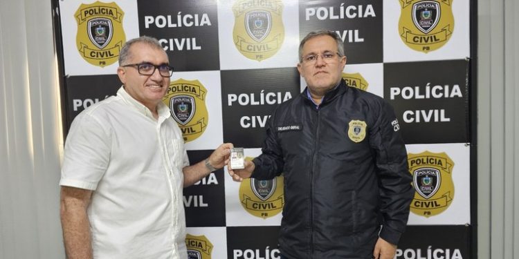 Novo documento de identificação funcional da PCPB oferece mais segurança aos policiais e à população