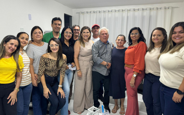 Prefeito de Cajazeiras e prefeita eleita do município, Corrinha Delfino, visitam Casa de Apoio de Cajazeiras em João Pessoa