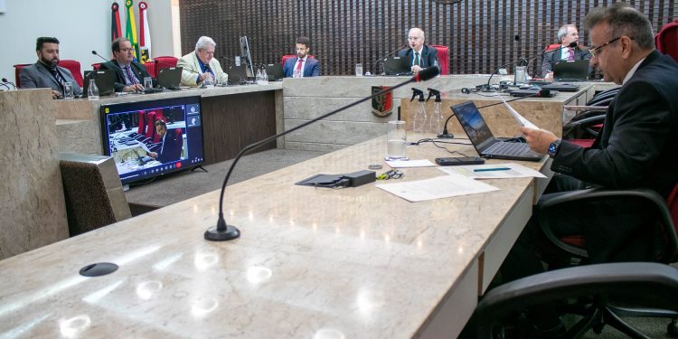 TCE julga regulares contas do Detran/PB e aprova Resolução para transição nos cargos de prefeitos