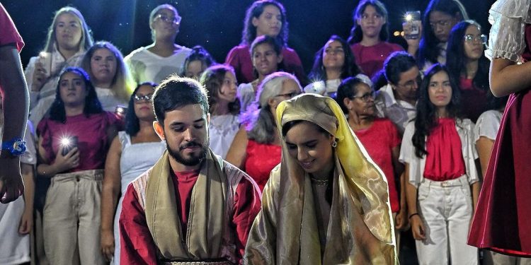 Prefeitura de Campina Grande convida corais, escolas e entidades religiosas para credenciar apresentações no Natal Iluminado