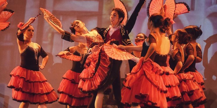 Festival Estrelas da Borborema é ovacionado em encerramento, com clássicos do Ballet