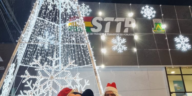 Em show de luzes e encantamento, STTP inaugura iluminação natalina
