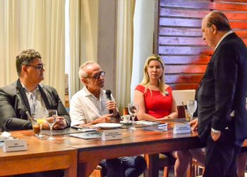 Cícero Lucena recebe de ministro do TCU elogios a João Pessoa nas áreas do Turismo e do Desenvolvimento