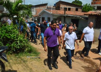 Cícero Lucena autoriza obras para deixar o Jardim Cidade Universitária 100% pavimentado, incluindo comunidade Santa Bárbara
