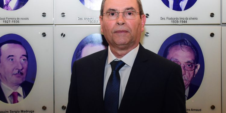TJPB promove o juiz José Guedes ao cargo de desembargador