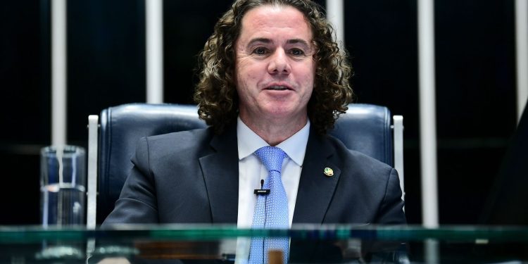 Veneziano representará a presidência do Senado Brasileiro na COP 29, que começa na próxima segunda no Azerbaijão