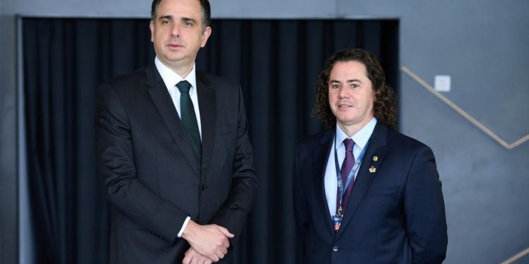 Veneziano recebe membros das maiores economias do mundo Senado Federal para a Cúpula dos Parlamentares do G20