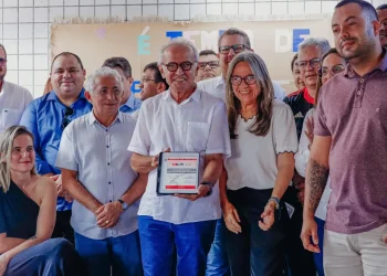 Cícero autoriza reconstrução da Escola Frei Albino, que ganhará novas salas e vai funcionar em tempo integral