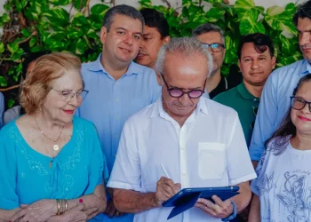 Cícero Lucena autoriza obras para deixar Treze de Maio e Alto do Céu 100% pavimentados