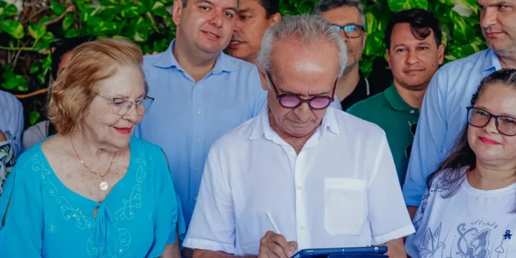 Cícero Lucena autoriza obras para deixar Treze de Maio e Alto do Céu 100% pavimentados