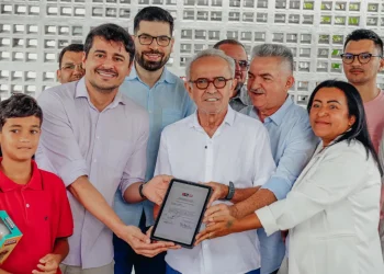 Cícero entrega USF Verde Vida, autoriza obras em outras 3 unidades e projeta início de exames laboratoriais em 36 equipamentos