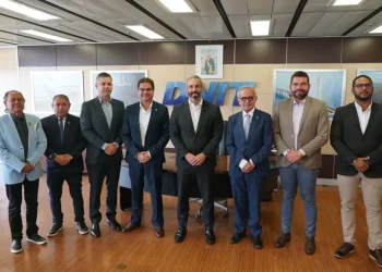 Cícero Lucena discute investimentos para João Pessoa com ministro do Turismo e diretor-geral do Dnit