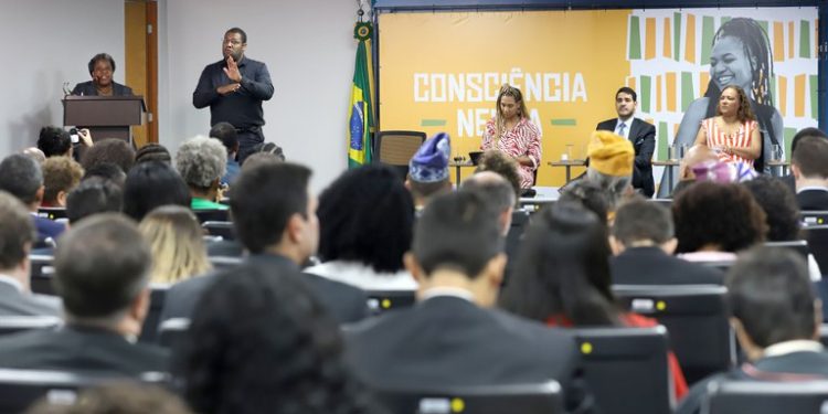 Brasil pede, publicamente, desculpas pela escravização das pessoas negras