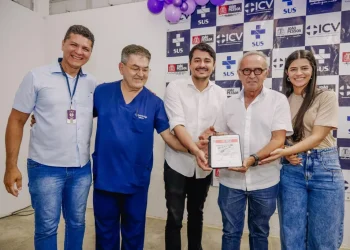 Prefeito da Capital entrega catracas de reconhecimento facial e autoriza construção de corredor externo no ICV