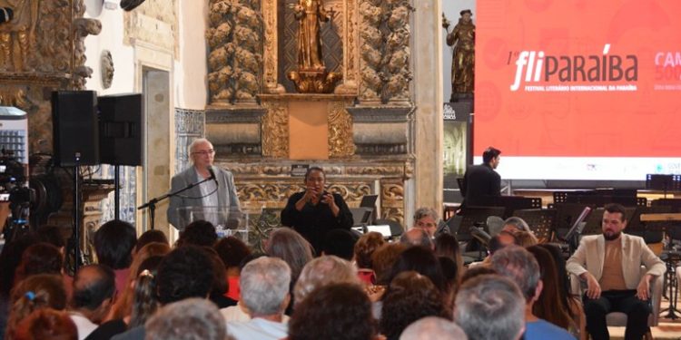 Festival Literário Internacional da Paraíba (FliParaíba) tem sua primeira edição aberta e segue até sábado (30)
