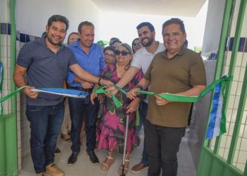 Adriano Galdino participa de inauguração de escola no Sítio Assentamento de Poços, em Teixeira