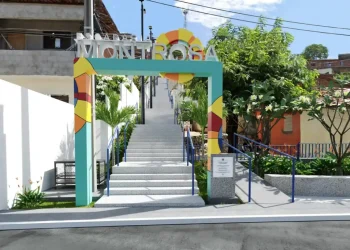 Cícero Lucena autoriza requalificação da escadaria Montrosa como ponto turístico
