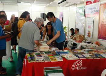Pavilhão do FliParaíba tem lançamento de livros e diálogos entre editores, escritores e leitores