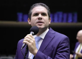 Hugo Motta destaca a importância de ouvir os empregadores sobre o fim da escala 6×1