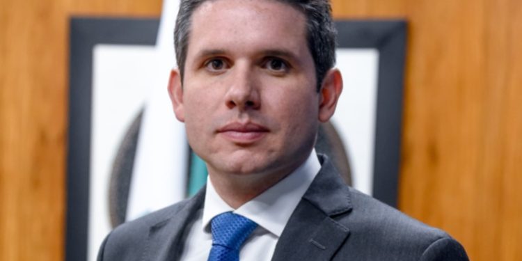 União Brasil retira candidatura e anuncia apoio a Hugo Motta para a presidência da Câmara