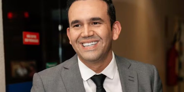 Jhony Bezerra anuncia que será candidato a deputado estadual em 2026