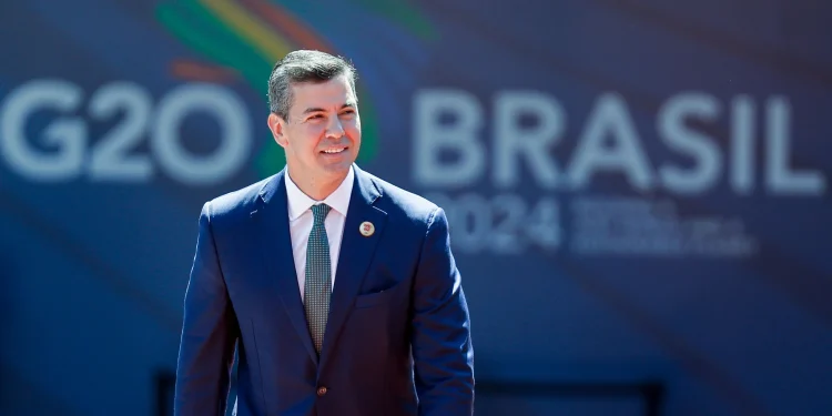 Presidente do Paraguai passa mal durante cúpula do G20 e é internado no Rio