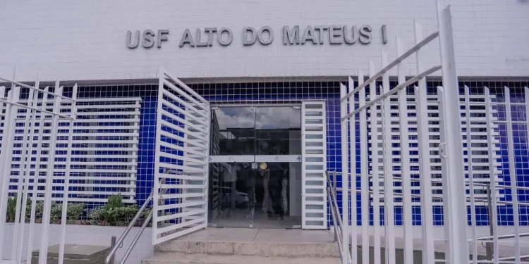 Cícero entrega USF Alto do Mateus reformada, autoriza mais quatro unidades e projeta requalificação de toda Rede Básica