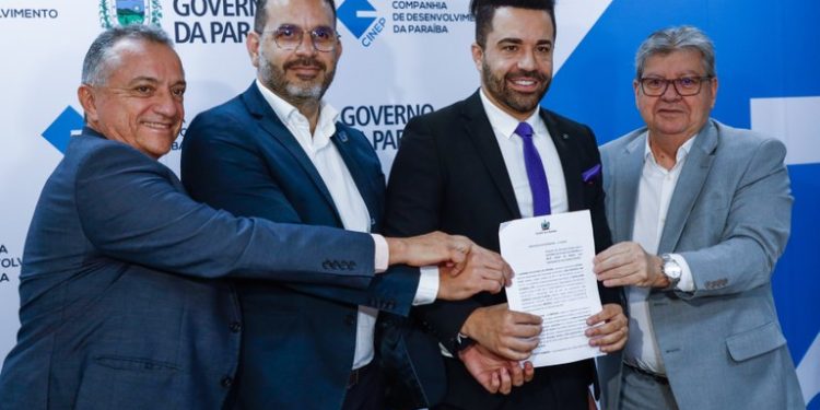 João Azevêdo garante instalação de empresa vinculada ao setor automotivo em Conde