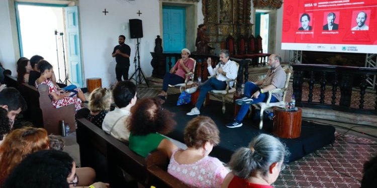 Último dia do FliParaíba celebra interculturalidades, sabenças indígenas e africanas e territórios da palavra