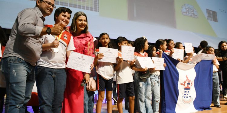 CMJP realiza entrega do Diploma Estudante Destaque José Lins do Rego