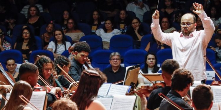 João Azevêdo prestigia Grande Concerto do Prima e destaca importância do Programa na inclusão social