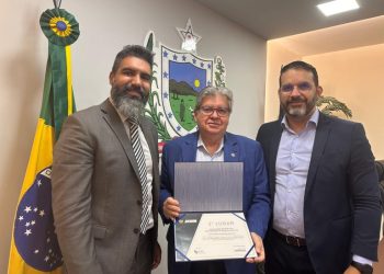 João Azevêdo recebe premiação da Associação Nacional dos Procuradores da República em reconhecimento à implantação do Preamar