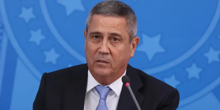 PGR envia ao STF parecer para manter prisão de Braga Netto