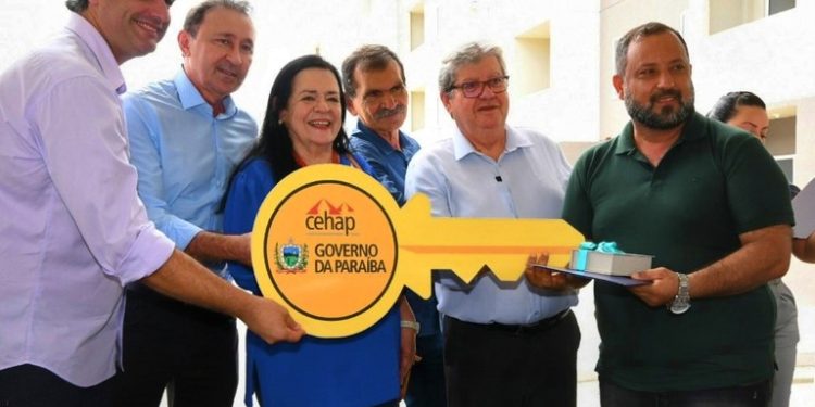 João Azevêdo entrega 192 apartamentos com ampla área de lazer e assegura moradia digna a famílias de João Pessoa