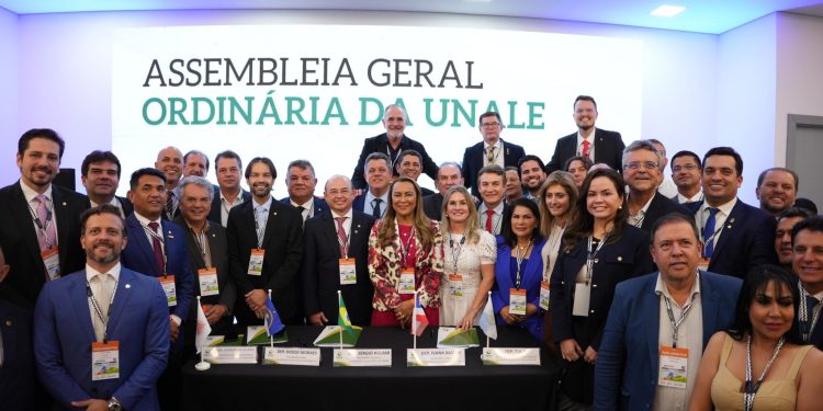 Deputado Eduardo Carneiro é eleito vice-presidente da Unale