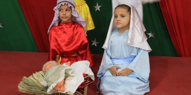 Em Picuí: Cantata Natalina das Escolas do Bairro Limeira encanta a comunidade e marca encerramento de 2024