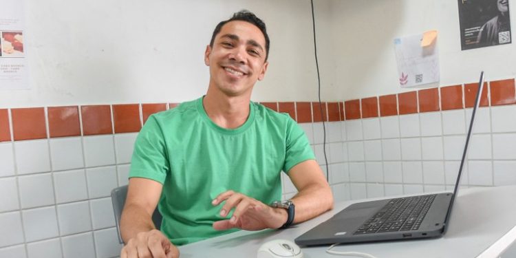 Professores da Rede Estadual da Paraíba conquistam 1º e 2º lugares no Prêmio #FakeToFora