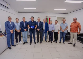 Leo Bezerra recebe executivos da TIM, que anunciam cobertura de internet 5G em todos os bairros de João Pessoa