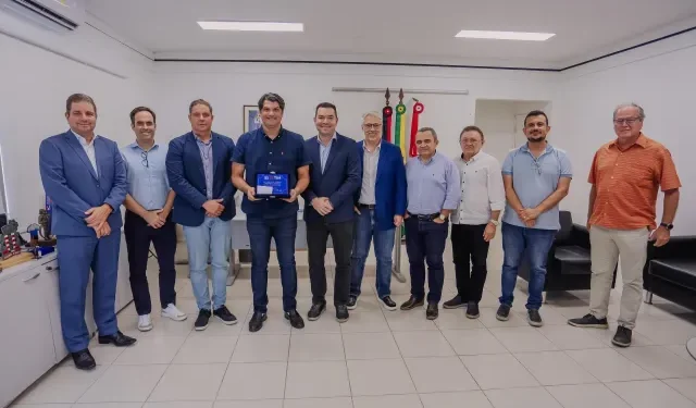 Leo Bezerra recebe executivos da TIM, que anunciam cobertura de internet 5G em todos os bairros de João Pessoa