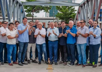 Cícero Lucena inaugura ponte e autoriza pavimentação de mais 11 ruas no bairro São José