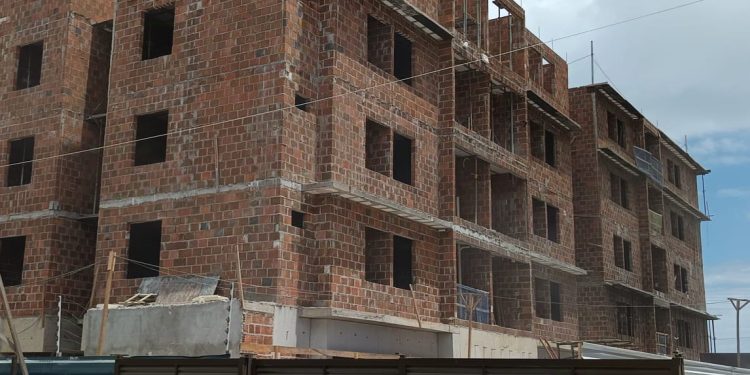 Cerest alerta sobre acidentes de trabalho por queda na construção civil