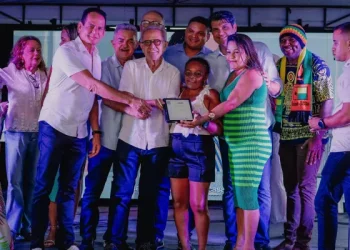 Cícero Lucena entrega 80 apartamentos do primeiro residencial quilombola do Brasil construído no bairro de Paratibe