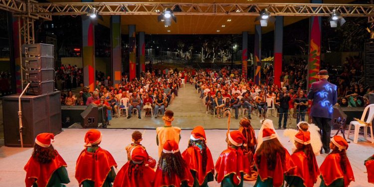 Quatro escolas municipais encerram programação do Natal da Educação, em Campina Grande