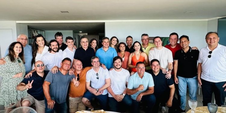 Lideranças da oposição na Paraíba se reúnem de olho em 2026 e já tem um nome definido na chapa 