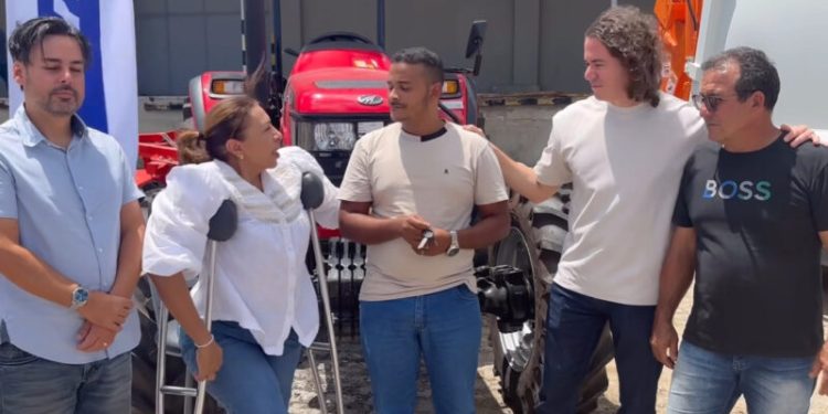 Cida Ramos valoriza a atuação de Veneziano na conquista de equipamentos agrícolas para Casserengue