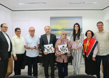 Cícero Lucena recebe embaixador do Irã e projeta parcerias para promover avanços em João Pessoa