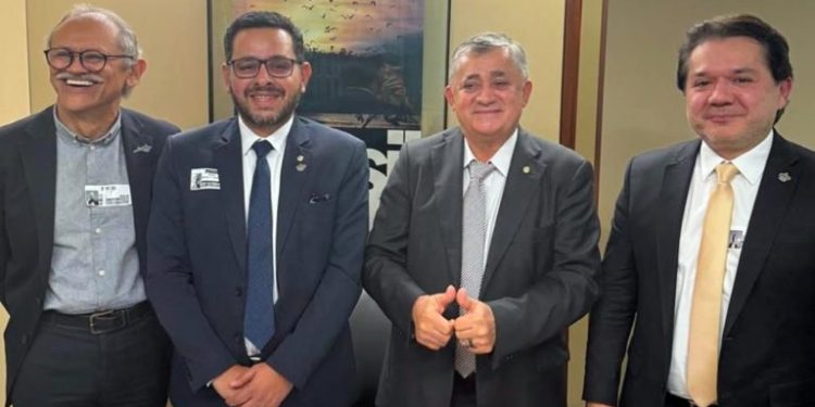 Presidente da Cagepa se reúne com líder do governo para discutir Tarifa Social de Água e Esgoto