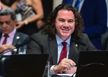 Veneziano fecha 2024 ampliando em mais R$ 30 milhões o teto de investimentos na Saúde de Campina Grande e cidades da região