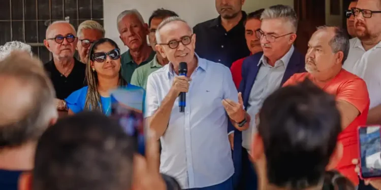 Cícero Lucena assina ordem de serviço para pavimentação de mais 13 ruas nos bairros de Mangabeira e Costa do Sol