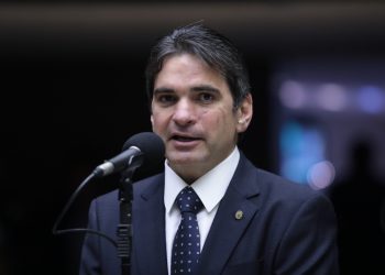 PL de Murilo Galdino que garante meia-entrada a acompanhantes de idosos é aprovado na Comissão do Esporte